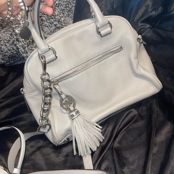 Michael Kors bag - Picture 2 of 2